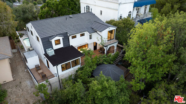 5132 Escobedo Drive, Woodland Hills CA: https://media.crmls.org/mediaz/8f8a0207-1fe3-41de-920b-32f1a667e4d2.jpg