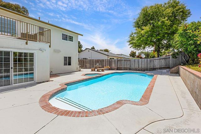 4755 Cather Ave, San Diego CA: https://media.crmls.org/mediaz/8f8a1d28-0f73-4bbb-8e84-7b7a71c35259.jpg
