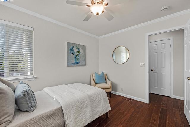 5487 Treeflower Dr, Livermore CA: https://media.crmls.org/mediaz/8f8afce4-43d6-43c9-a176-851b89b6764c.jpg