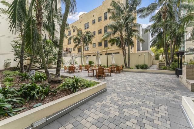 850 Beech Street, San Diego CA: https://media.crmls.org/mediaz/8f8b56a1-d3fa-4037-81b0-b3e97d144af9.jpg