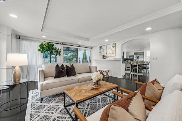 Image 17 of 59 For 7828 Foothill Knolls Dr