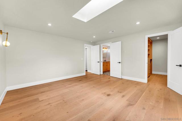 7105 Mimosa Dr, Carlsbad CA: https://media.crmls.org/mediaz/8f8c1af7-9cd9-45f6-b1f2-ce16fef8c45d.jpg