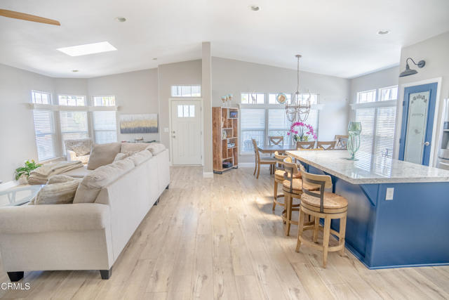Detail Gallery Image 8 of 49 For 229 Remington Ave #229,  Ventura,  CA 93003 - 2 Beds | 2 Baths