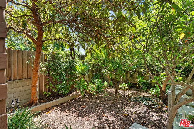 2136 Lemoyne Street, Los Angeles CA: https://media.crmls.org/mediaz/8f8dc256-5244-4176-ae37-89a2bc01637a.jpg