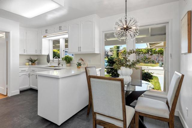 1202 Woodland Drive, San Mateo CA: https://media.crmls.org/mediaz/8f8e54af-ab56-4b5d-ae38-3d6e3069df85.jpg