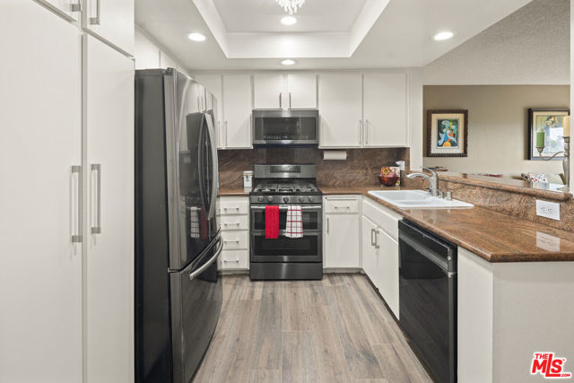 8180 Manitoba Street, Playa del Rey CA: https://media.crmls.org/mediaz/8f8f0dd8-3ac9-46c8-aa5b-7aa09c7854fe.jpg