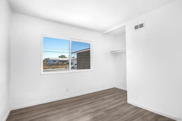475 Rivera Ct, Chula Vista CA: https://media.crmls.org/mediaz/8f8f3478-dea1-4a76-aadd-b9493c5c818f.jpg