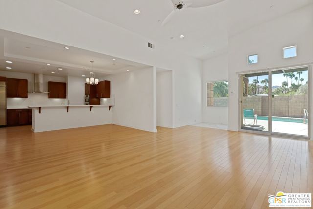941 Oceo Circle, Palm Springs CA: https://media.crmls.org/mediaz/8f8f9cec-3a7d-4b6c-ab20-017e4e924302.jpg