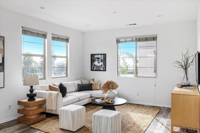 1267 Via Lucero, Oceanside CA: https://media.crmls.org/mediaz/8f907661-7b11-44f0-b0de-41f1db56454e.jpg