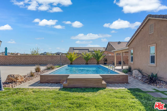 17794 Cabazon Road, Apple Valley CA: https://media.crmls.org/mediaz/8f91548b-5432-4129-8ed3-05976a35aabd.jpg