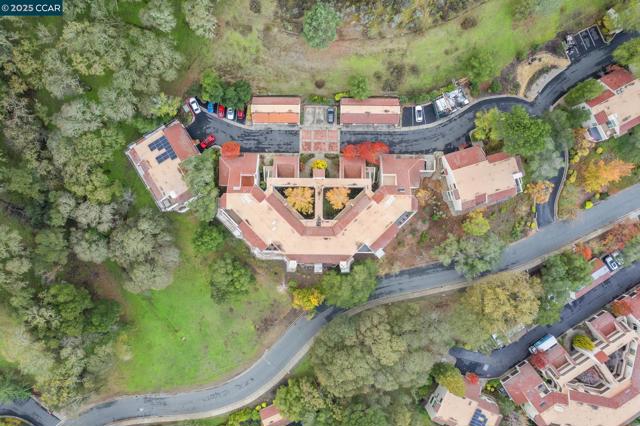 3535 Terra Granada Dr, Walnut Creek CA: https://media.crmls.org/mediaz/8f918355-b3d8-4073-b743-e0e7dde8c980.jpg