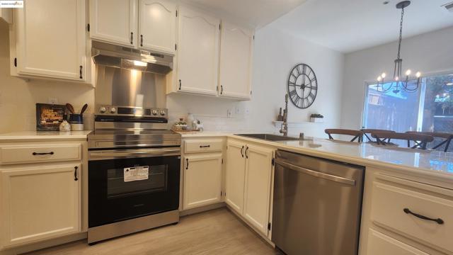 128 Harris Cir, Bay Point CA: https://media.crmls.org/mediaz/8f91b14f-4772-42db-9117-45aaf253327a.jpg