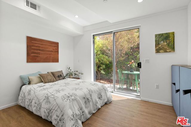 1244 14th Street, Santa Monica CA: https://media.crmls.org/mediaz/8f91eac0-f5a8-4f55-995e-1045162e049e.jpg
