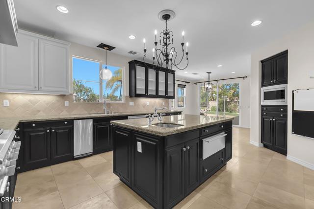 Detail Gallery Image 22 of 64 For 821 Somera Ct, Simi Valley,  CA 93065 - 5 Beds | 4/1 Baths