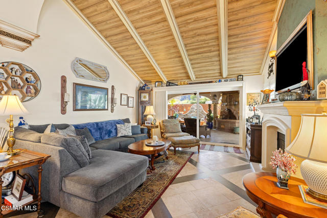 178 Sailwind Court, Simi Valley CA: https://media.crmls.org/mediaz/8f93aa93-2515-45aa-b3b0-2c99ed7a84b3.jpg