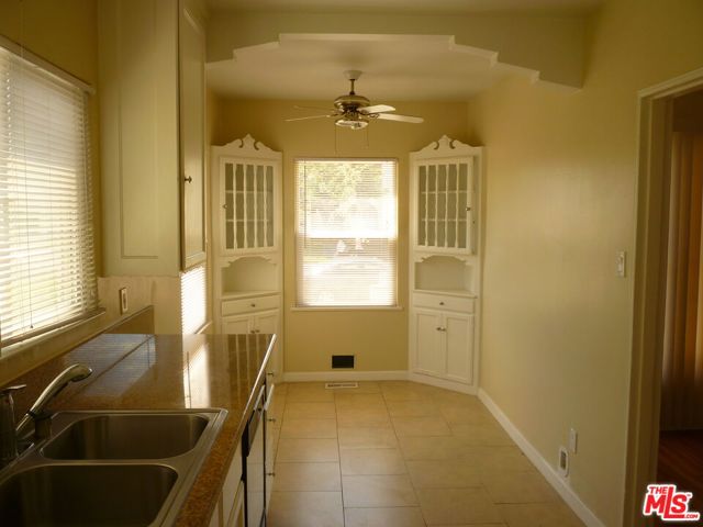 8456 Byrd Avenue, Inglewood CA: https://media.crmls.org/mediaz/8f93c236-af71-44fa-b4ca-34520880b26e.jpg