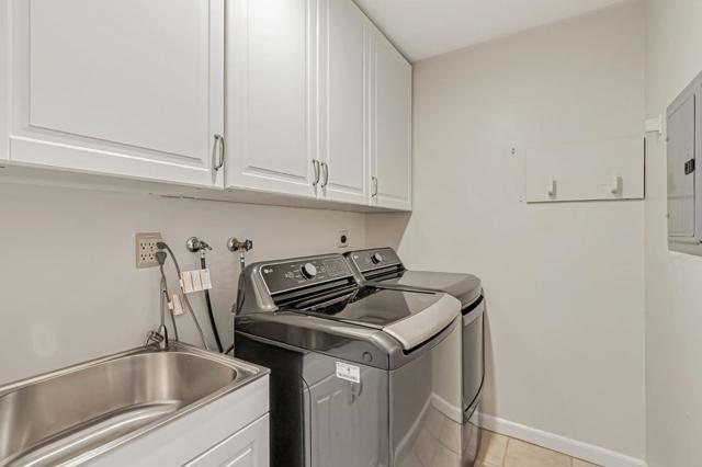 1020 Brookview Court, Morgan Hill CA: https://media.crmls.org/mediaz/8f946ca9-6629-41ec-b86f-e4d7af82dc9e.jpg