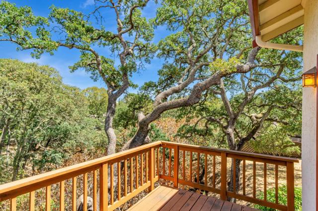 126 Saint Joan Lane, Pleasant Hill CA: https://media.crmls.org/mediaz/8f953c8c-951b-4a92-bfce-a81e940231d5.jpg