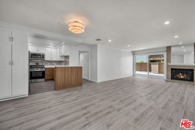8600 Tuscany Avenue, Playa del Rey CA: https://media.crmls.org/mediaz/8f95f1cf-6bc1-48e2-a1ec-53b4daba77d9.jpg