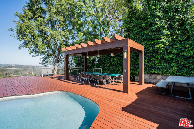 2232 Stradella Road, Los Angeles CA: https://media.crmls.org/mediaz/8f960f40-bfa6-4a7f-a8f6-d6740978562c.jpg