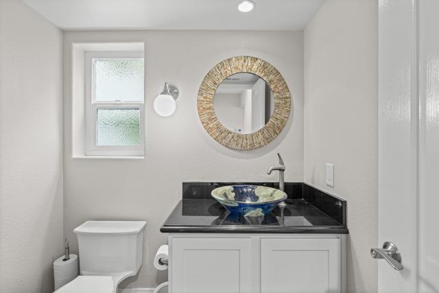 7045 Via Cabana, Carlsbad CA: https://media.crmls.org/mediaz/8f963eb7-9c26-4b87-ac55-5c430e514808.jpg