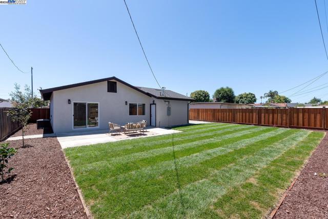 40186 Barbara St, Fremont CA: https://media.crmls.org/mediaz/8f968188-f233-47ab-8a81-bfb5eb4403d7.jpg