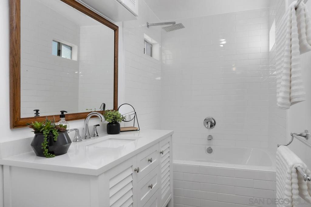 MLS #250043021SD image #18