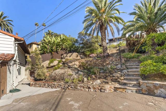 10013 Pandora Drive, La Mesa CA: https://media.crmls.org/mediaz/8f97683f-45b7-4399-b899-79de23d57318.jpg