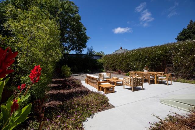 942 Ramona Street, Palo Alto CA: https://media.crmls.org/mediaz/8f97bd69-e324-41a6-935b-083aad9bd383.jpg