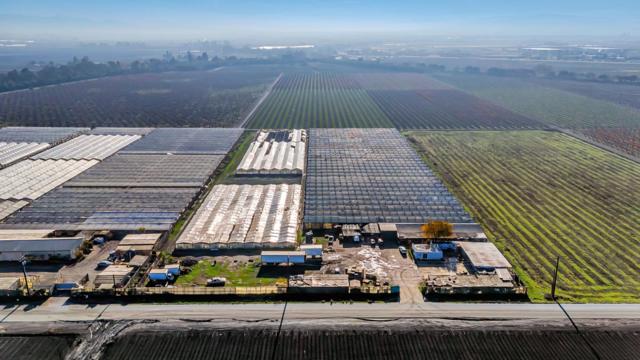 1500 Gilman Road, Gilroy CA: https://media.crmls.org/mediaz/8f97f116-7077-42af-9feb-50034c4f4358.jpg