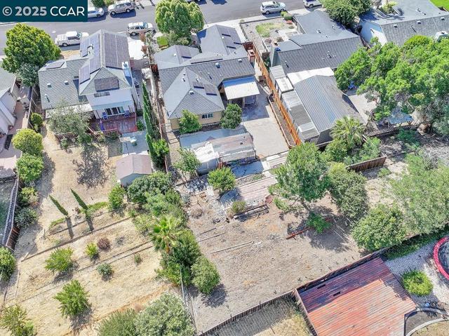 2256 CONCORD DR, Pittsburg CA: https://media.crmls.org/mediaz/8f9834c1-e205-4fa1-be7c-1091eaa34f88.jpg
