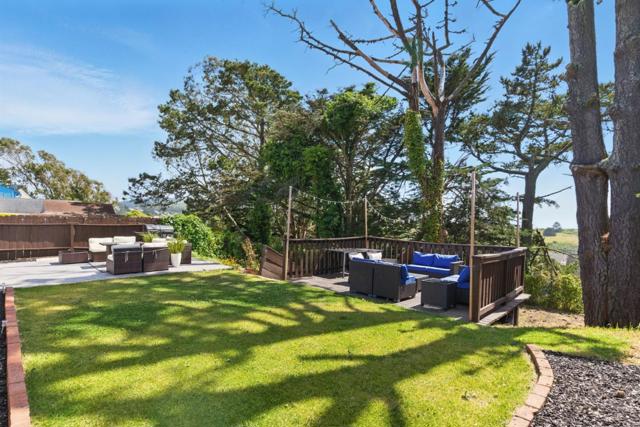 640 Heather Court, Pacifica CA: https://media.crmls.org/mediaz/8f9892aa-3148-4798-b88a-a25ca3fc1266.jpg