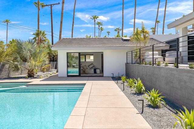 46380 Desert Lily Drive, Palm Desert CA: https://media.crmls.org/mediaz/8f98d777-5234-4950-92b2-e0045baf861f.jpg