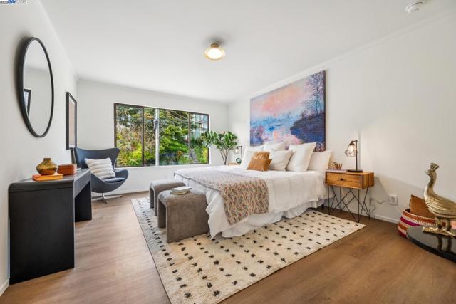 471 JOOST AVENUE, San Francisco CA: https://media.crmls.org/mediaz/8f9924ad-9c2e-412b-9cb3-c20e7ae176c7.jpg