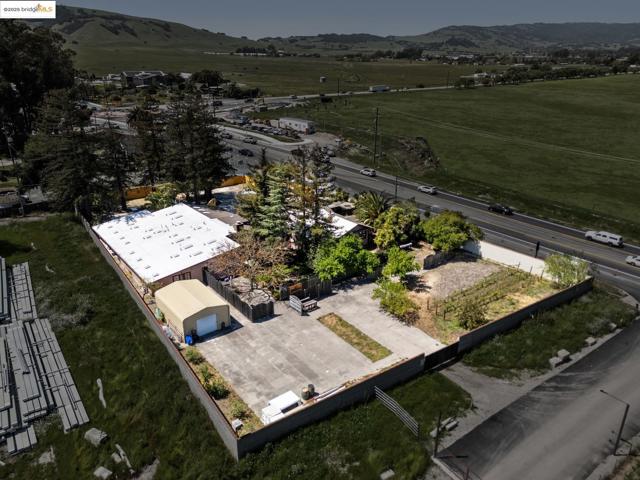 75 Fremont Dr., Sonoma CA: https://media.crmls.org/mediaz/8f993c17-0e43-45df-b94f-75ee6b8e1aa1.jpg