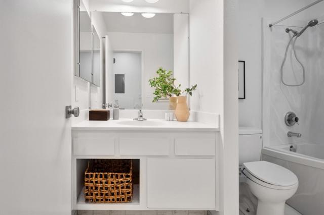 445 Roberts Road, Pacifica CA: https://media.crmls.org/mediaz/8f99a4b4-cff2-4bfd-a1a3-335293db097d.jpg