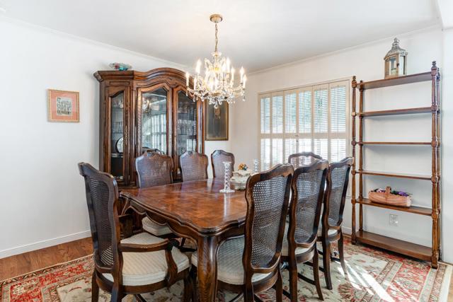 523 Maple Street, San Mateo CA: https://media.crmls.org/mediaz/8f99b0b5-4863-4673-9537-9c23a196113c.jpg