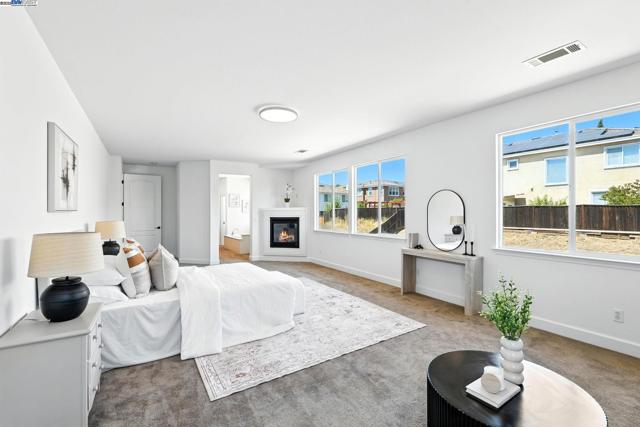 3909 Danbury Way, Fairfield CA: https://media.crmls.org/mediaz/8f99bb38-c04b-475c-b8ac-fab328a0493b.jpg