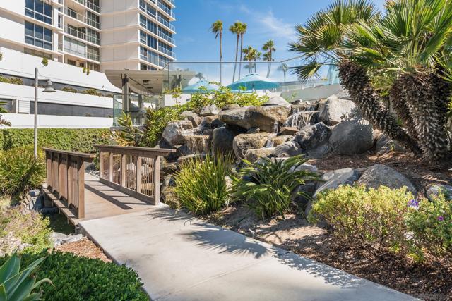 1780 Avenida Del Mundo, Coronado CA: https://media.crmls.org/mediaz/8f99cdbf-8a3e-442c-84a9-c9b0af336467.jpg