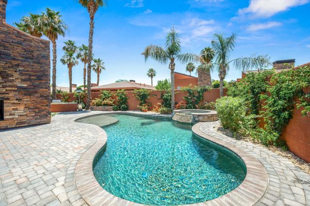 50375 Via Serenidad, La Quinta CA: https://media.crmls.org/mediaz/8f99f142-edda-430e-9144-9b381a33af7f.jpg