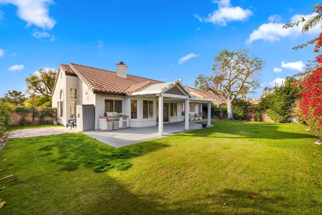 44260 Villeta Drive, La Quinta CA: https://media.crmls.org/mediaz/8f9a148f-3f68-4655-a8e4-a933a5779c38.jpg