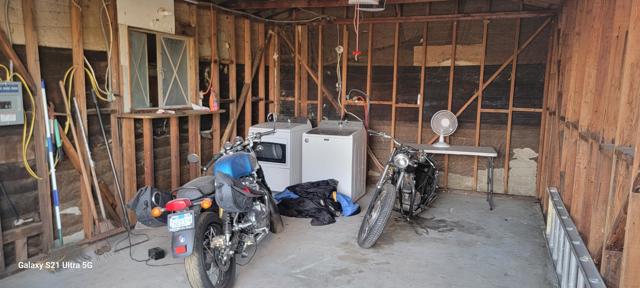 11022 West Drive, Morongo Valley CA: https://media.crmls.org/mediaz/8f9b37fe-49c6-4f56-9f4e-6430598918cf.jpg