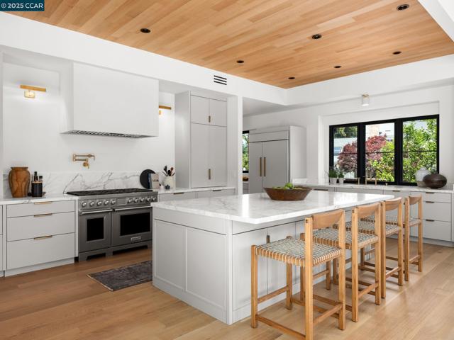 3364 Las Huertas Rd, Lafayette CA: https://media.crmls.org/mediaz/8f9b66e8-1b9f-457f-a8c1-c79ae225804f.jpg