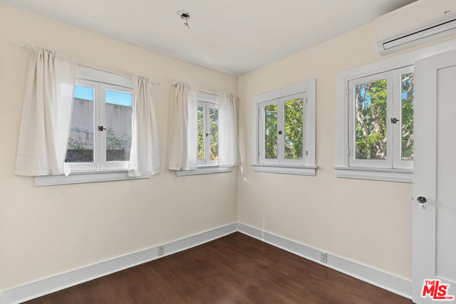 1283 South WINDSOR photo 31