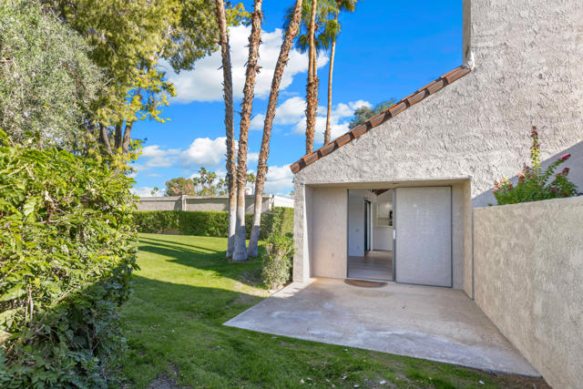 308 Forest Hills Drive, Rancho Mirage CA: https://media.crmls.org/mediaz/8f9c0379-c64a-498c-b9f0-2cb285d185b1.jpg