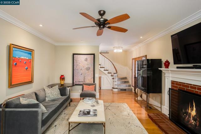 120 El Centro, Diablo CA: https://media.crmls.org/mediaz/8f9c4e1b-c5ab-482b-b326-5aa1401939b4.jpg