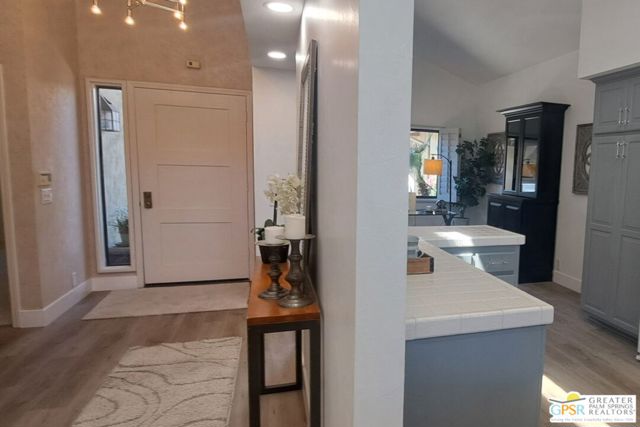 307 Appaloosa Way, Palm Desert CA: https://media.crmls.org/mediaz/8f9c90e2-7118-4466-a5e8-b60e426955c9.jpg