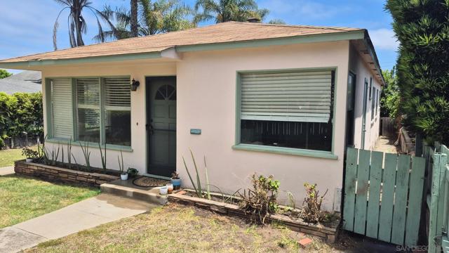 4660 Saratoga Ave, San Diego CA: https://media.crmls.org/mediaz/8f9ca703-b75e-41de-8d32-2f97308b9086.jpg