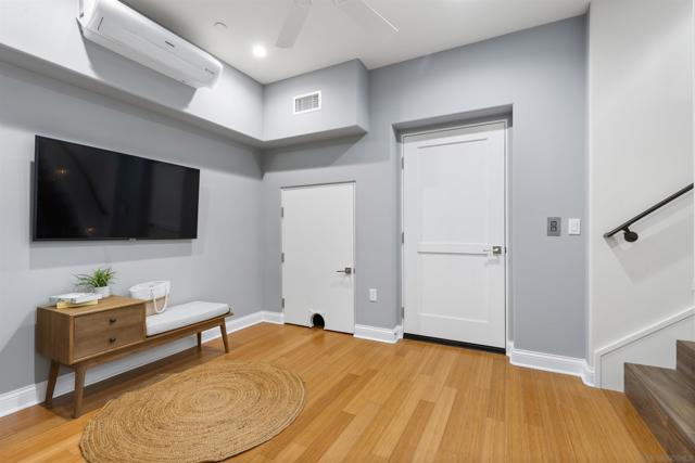 708 Silver Street, La Jolla CA: https://media.crmls.org/mediaz/8f9cb909-56c6-44e4-9f9a-6f63c6a3adb3.jpg
