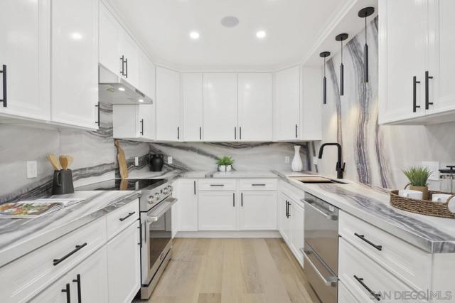 Image 6 of 1 For 700 Front St #1402  1402